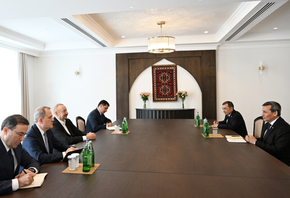 El Presidente de Azerbaiyán recibe al Vicepresidente del Gabinete de Ministros de Turkmenistán en Khankendi