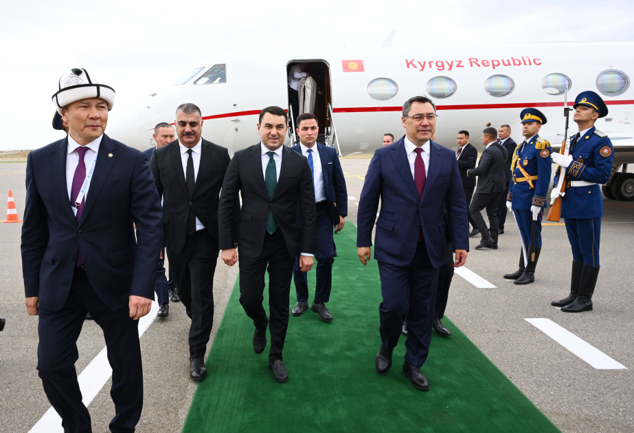 Le président kirghiz est en visite en Azerbaïdjan