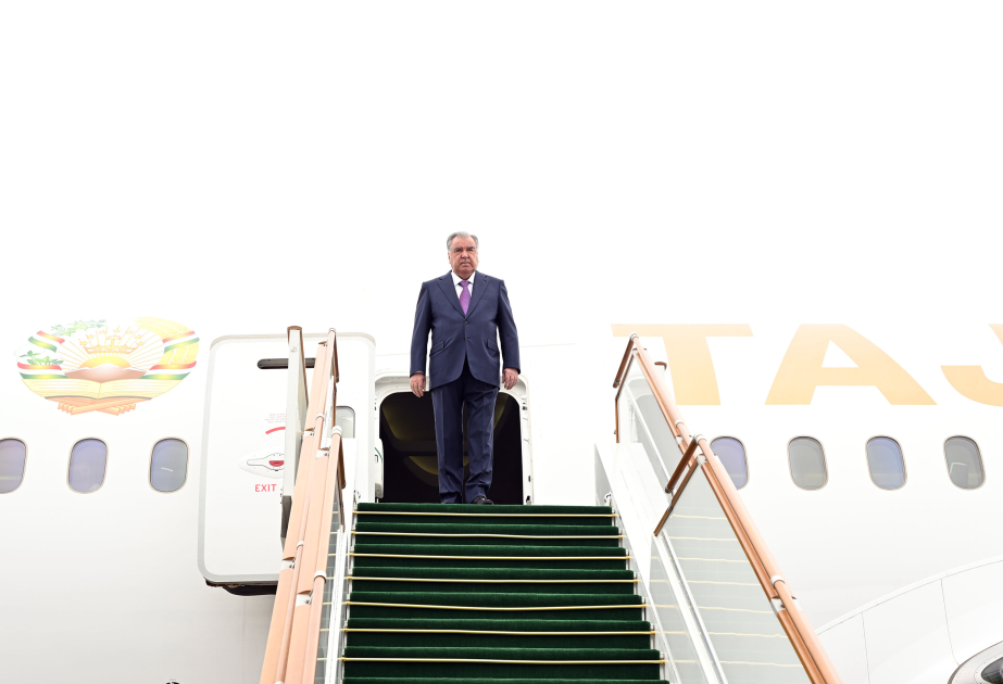 Tajikistan’s President begins his visit to Azerbaijan