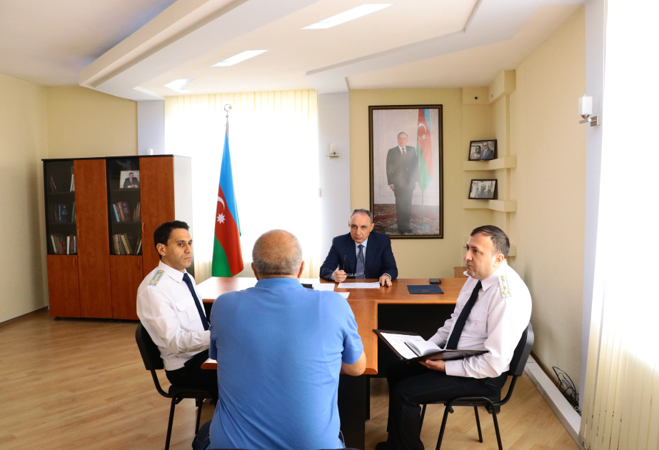 Baş prokuror Yardımlıda vətəndaşların müraciətlərini dinləyib
