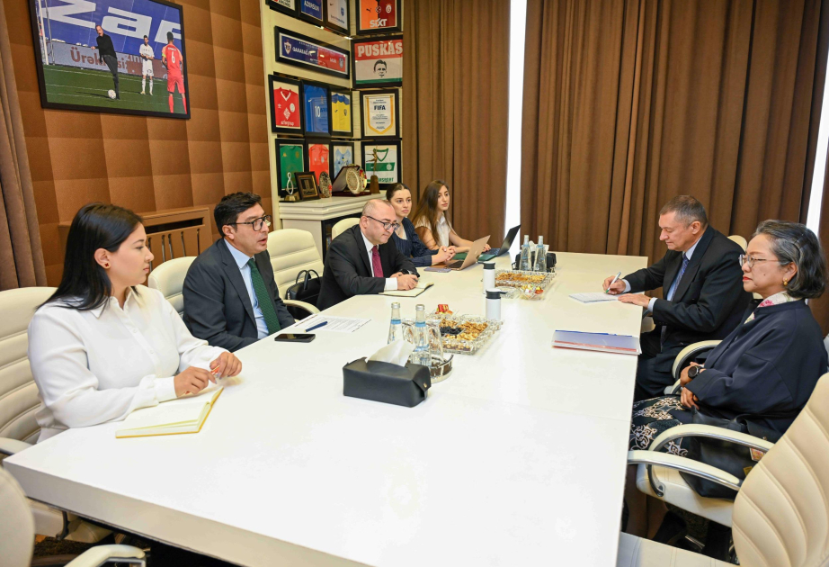 El Ministro de Juventud y Deportes de Azerbaiyán se reúne con la Secretaria Ejecutiva de UNESCAP