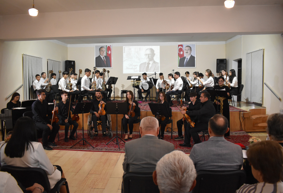 Festival çərçivəsində Şəki Dövlət Regional Kollecin tələbələrinin konserti olub