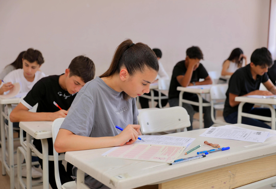 Bu gün II və III ixtisas qrupları üzrə ali təhsil müəssisələrinə qəbul imtahanı keçirilib
