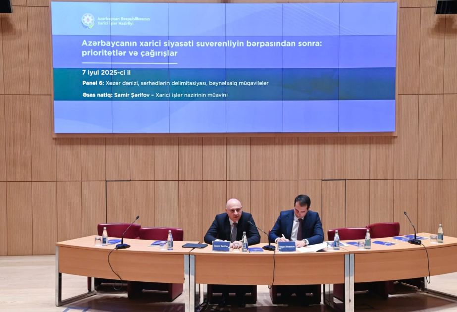 “Azərbaycanın xarici siyasəti suverenliyin bərpasından sonra: prioritetlər və çağırışlar” mövzusu müzakirə edilib