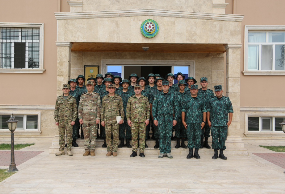 Hərbi prokuror sərhədçilərlə birlikdə