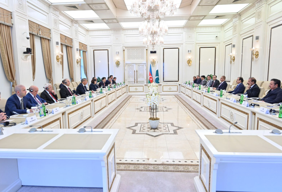 Azerbaiyán y Pakistán debaten las perspectivas de las relaciones interparlamentarias