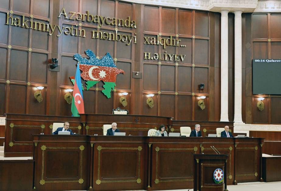 Prokurorluq orqanlarında qulluq yaş həddi artırılıb