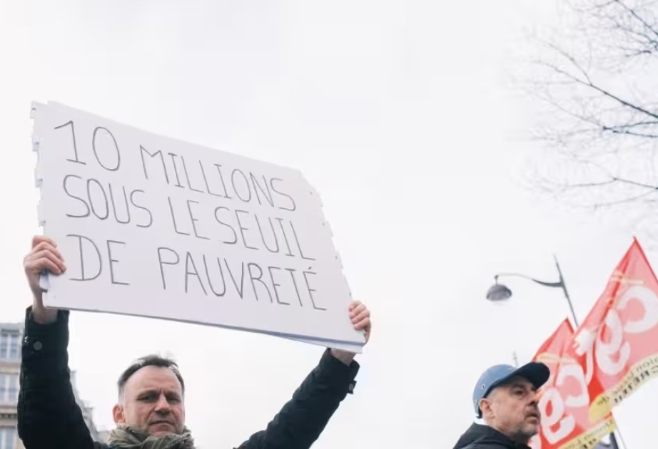 Plus de 15 % des Français vivent sous le seuil de pauvreté, selon l’Insee
