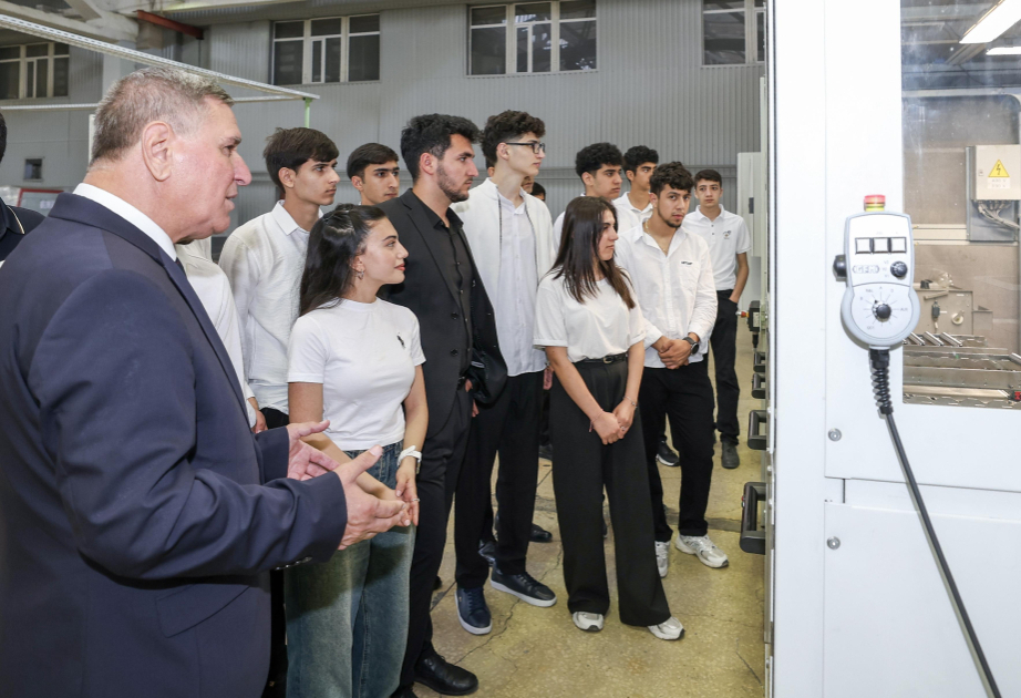 Tələbələr Müdafiə Sənayesi Nazirliyinin müəssisəsində istehsalat prosesi ilə tanış olublar