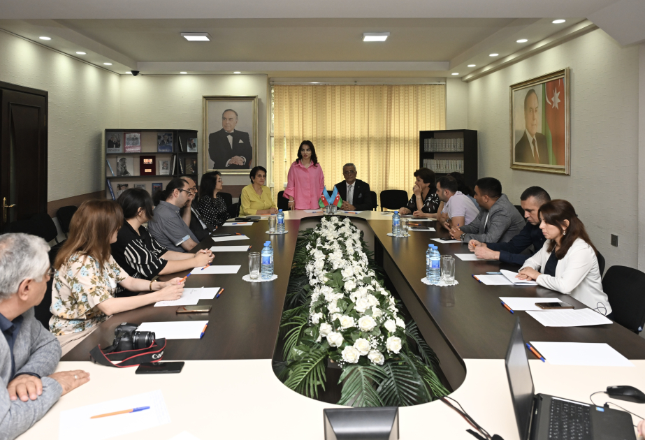 “Ulu Öndər Heydər Əliyev Qərbi Azərbaycanın mədəni irsi haqqında” mövzusunda tədbir keçirilib VİDEO