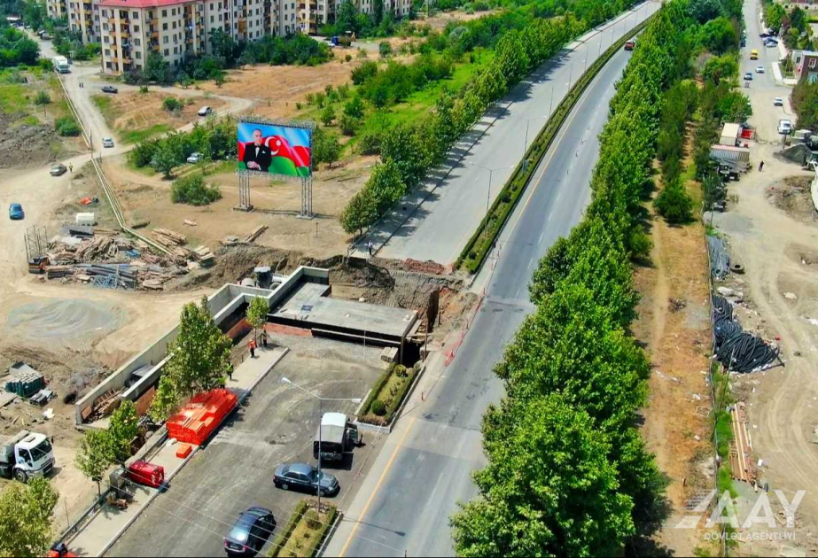 Yevlax şəhərində yeraltı piyada keçidinin inşası davam edir