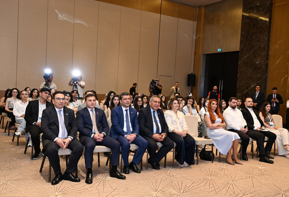 Mediaforum çərçivəsində "Gələcəyin mediasına baxış: jurnalistika gələcəyin peşəsi kimi” mövzusunda panel keçirilib YENİLƏNİB