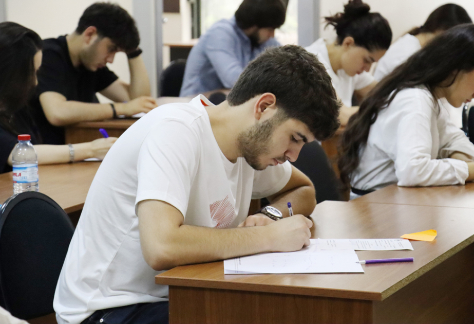 Azərbaycan Universitetində yaz imtahan sessiyası başa çatıb