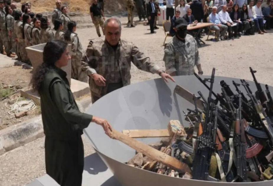 Nordirak: Zeremonie: PKK-Kämpfer geben Waffen ab