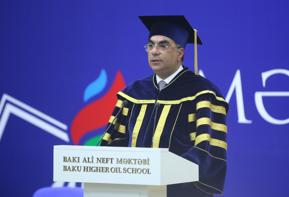 Bakı Ali Neft Məktəbində “Məzun günü” keçirilib