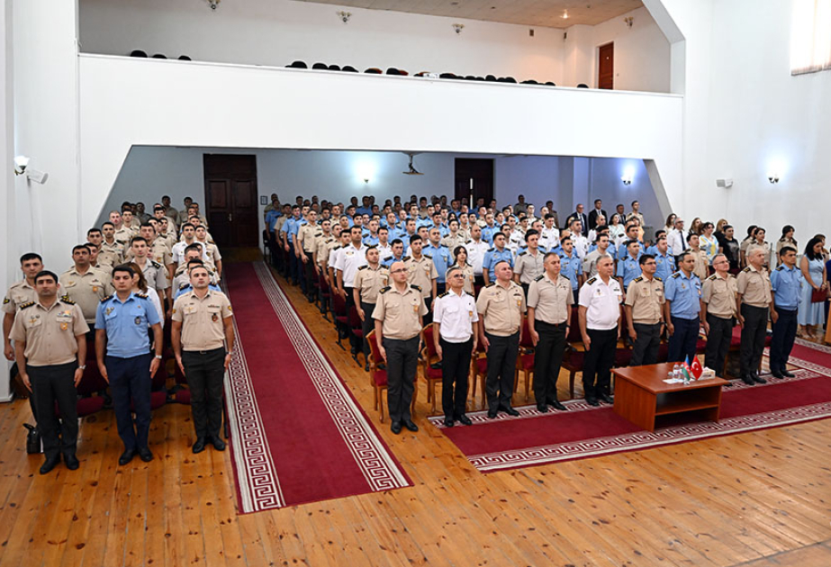 Azərbaycan Ordusunda müxtəlif xarici dillər üzrə təşkil olunmuş kursların buraxılış mərasimi keçirilib