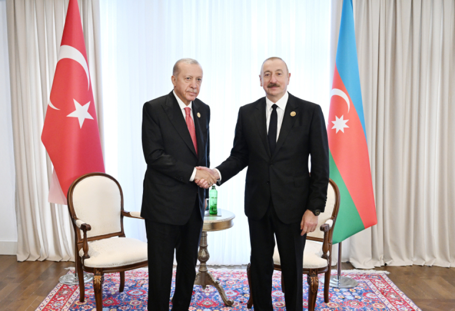 Los Jefes de Estado de Azerbaiyán y Türkiye mantuvieron una conversación telefónica