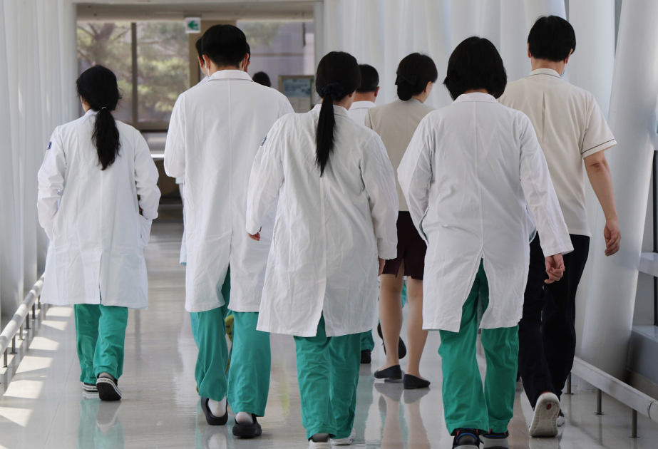 South Korean medical students end strike over admission quotas