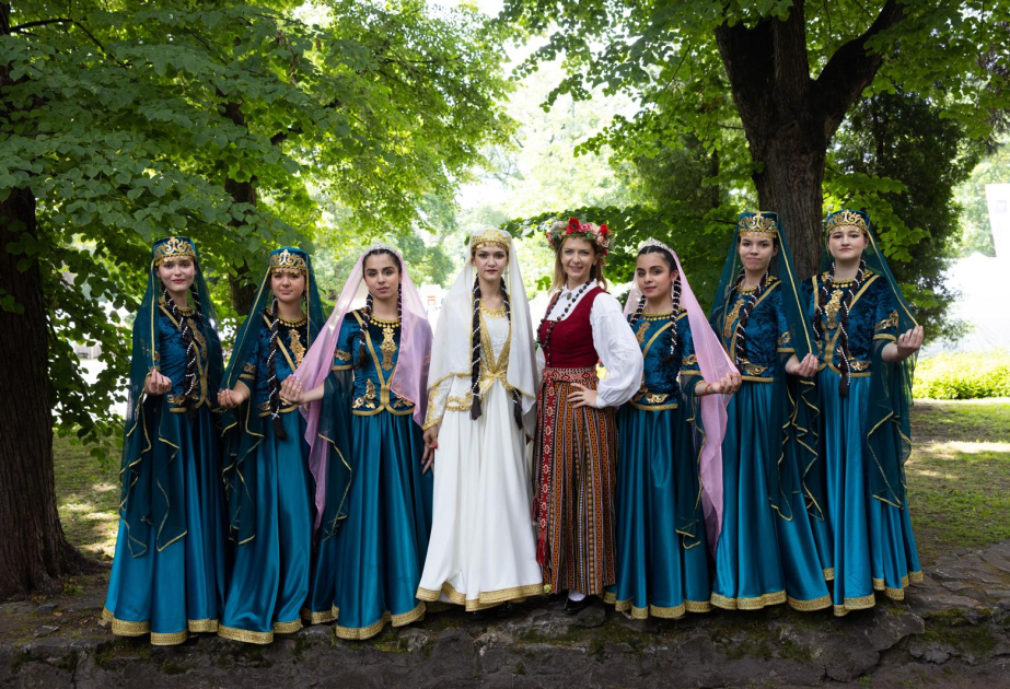 Azerbaijani national dances presented at Latvia's famous traditional holiday for the first time