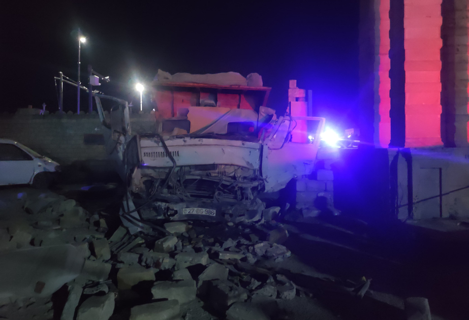Xaçmazda “KamAZ” hasara çırpılıb, sürücü ölüb VİDEO