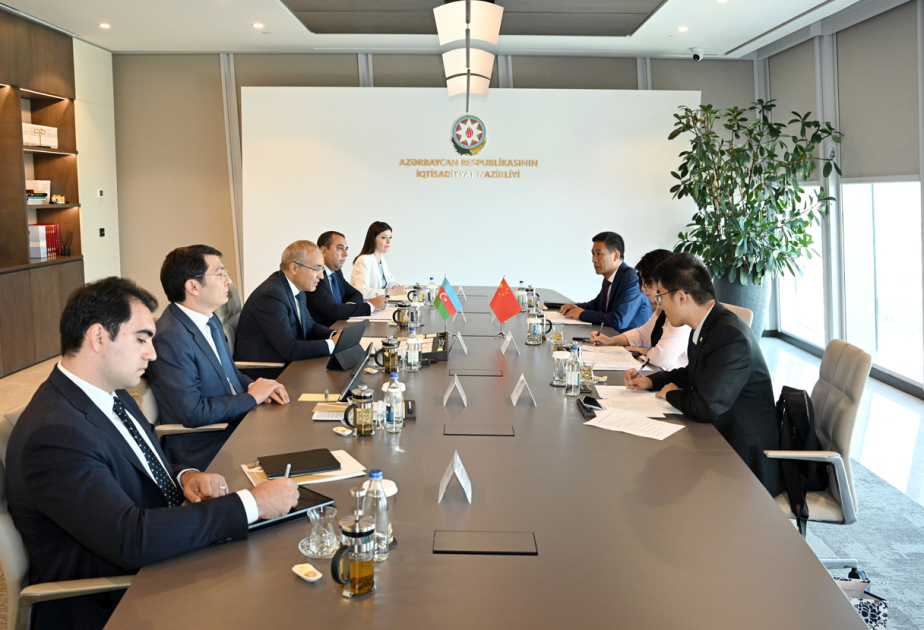 Azerbaiyán y China exploran la posibilidad de reforzar su cooperación económica