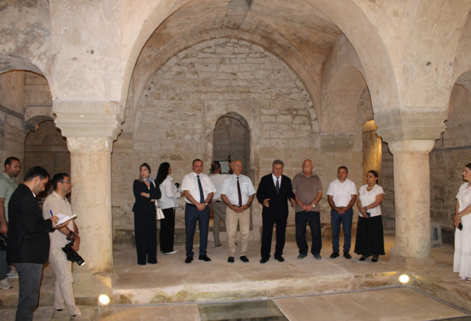 Zərgərpalan hamamında arxeoloji irsin aşkarlanması ictimaiyyətə təqdim edilib