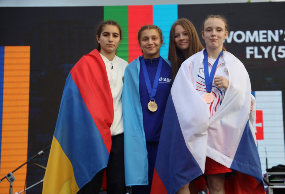 Азербайджанская спортсменка стала чемпионкой Европы по боксу, победив армянскую соперницу