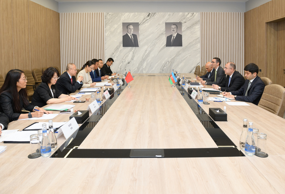 阿塞拜疆和中国两国民航代表团举行会谈