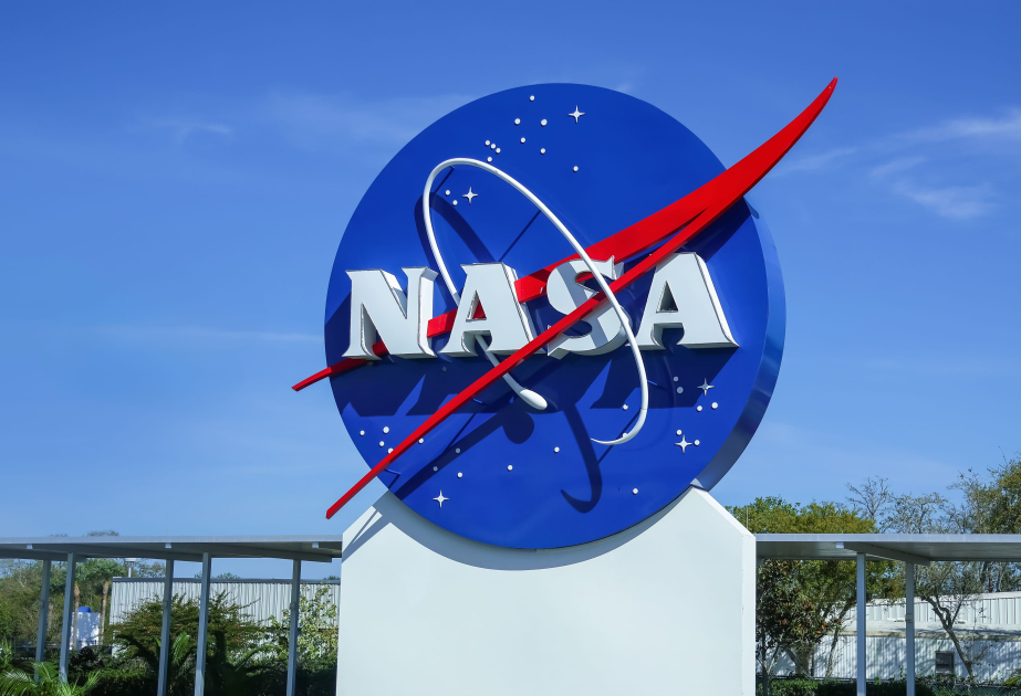 Astronomers discover giant alien planet 35 times more massive than Earth hiding in a known star system