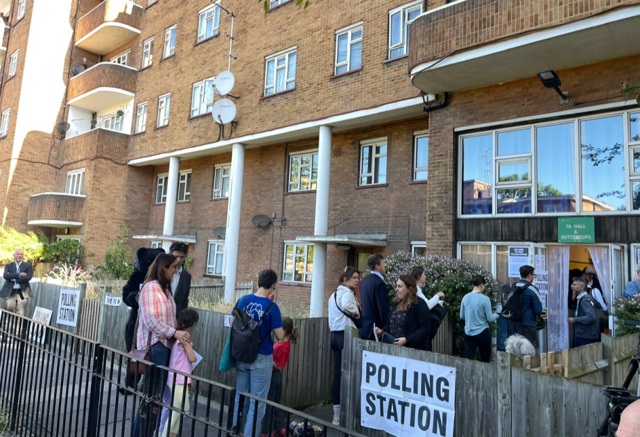Böyük Britaniyada seçkilərdə iştirak edənlərin yaşı 16-ya endiriləcək