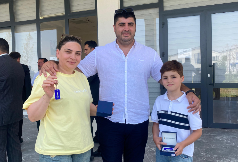 43 more families relocated to Kangarli village in Aghdam district get house keys