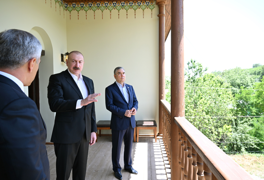 Präsident Ilham Aliyev und Gurbanguly Berdimuhamedov besuchen Mehmandarovs Herrenhaus in Schuscha VIDEO