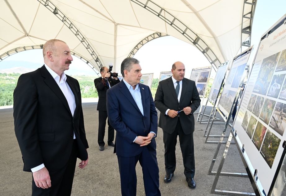 伊利哈姆·阿利耶夫总统和土库曼斯坦人民委员会主席库尔班古力·别尔德穆哈梅多夫视察菲祖利市被毁遗址