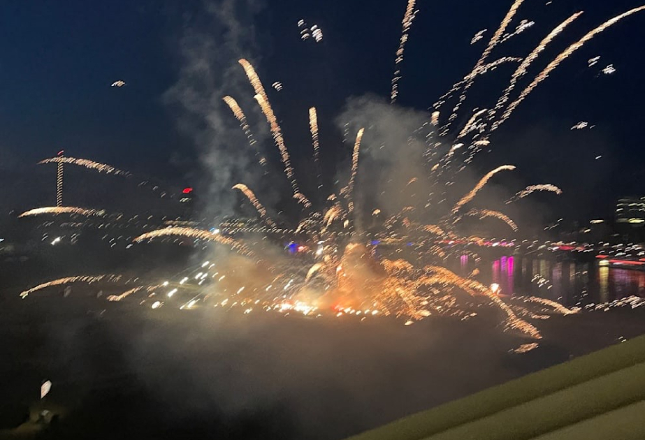 Düsseldorfdakı atəşfəşanlıq nəticəsində 19 nəfər xəsarət alıb
