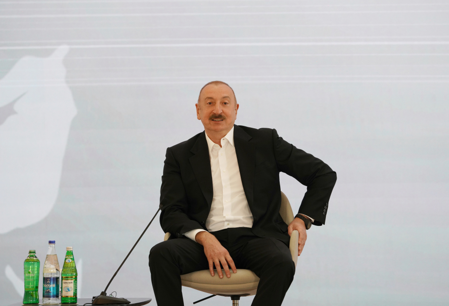 Le président Ilham Aliyev expose les principes fondamentaux de sa politique
