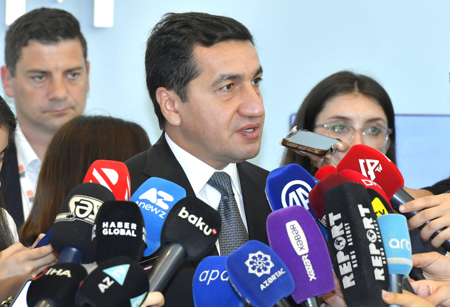 Hikmat Hajiyev: Aserbaidschan und Armenien sind bei Friedensgesprächen einen Schritt weitergekommen