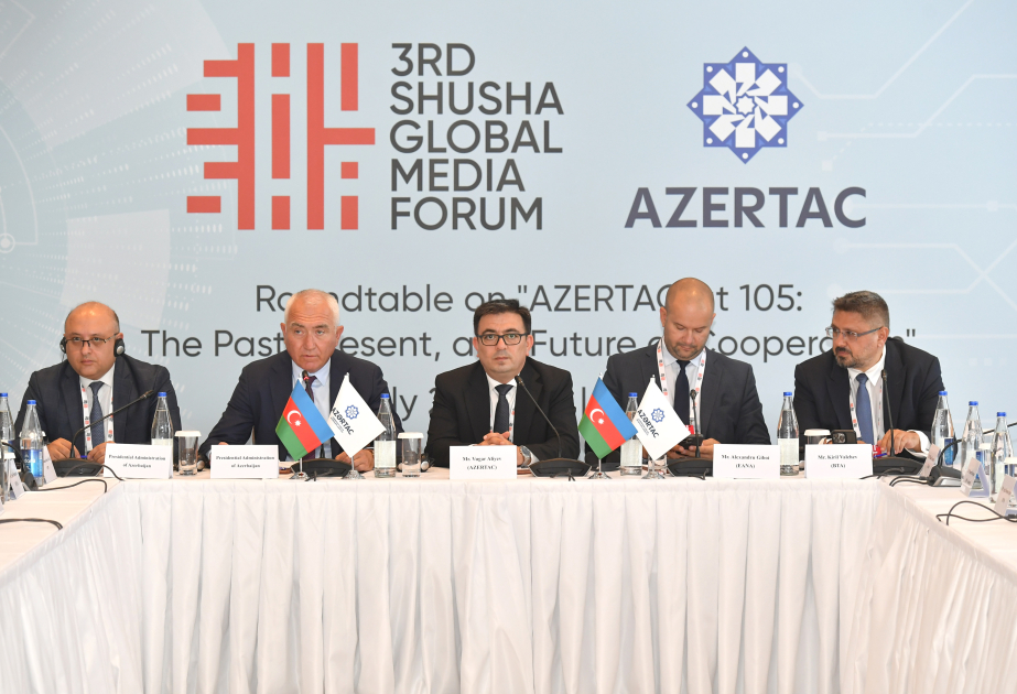 In Latschin Diskussionsrunde zum Thema „AZERTAC 105: Vergangenheit, Gegenwart und Zukunft der Zusammenarbeit“ stattgefunden