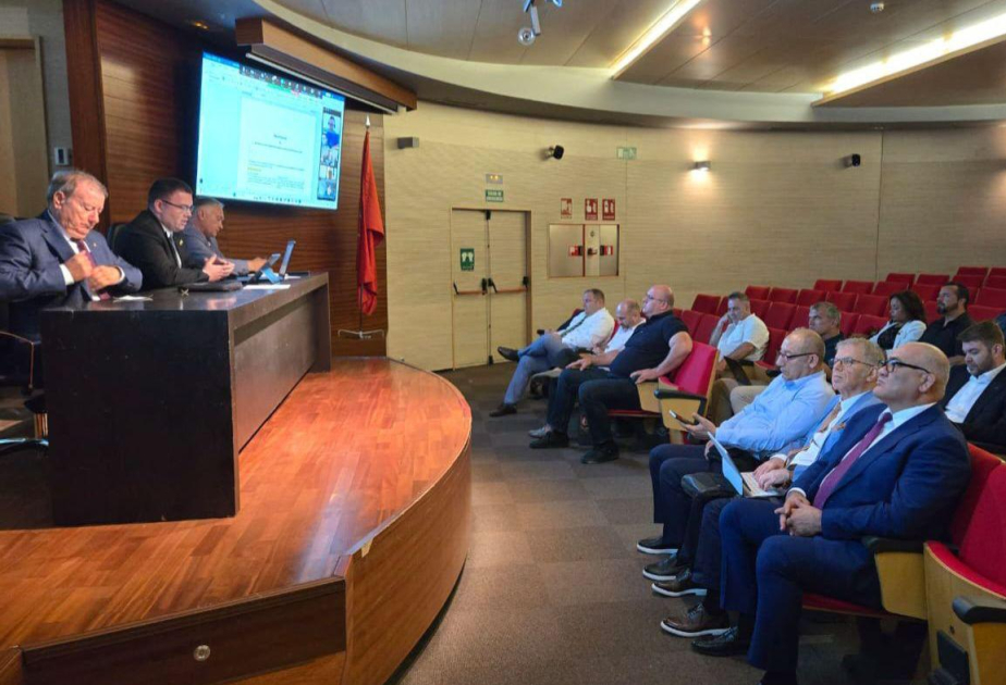Firdovsi Umudov Avropa Ağırlıqqaldırma Federasiyasının Xüsusi Konqresində iştirak edib