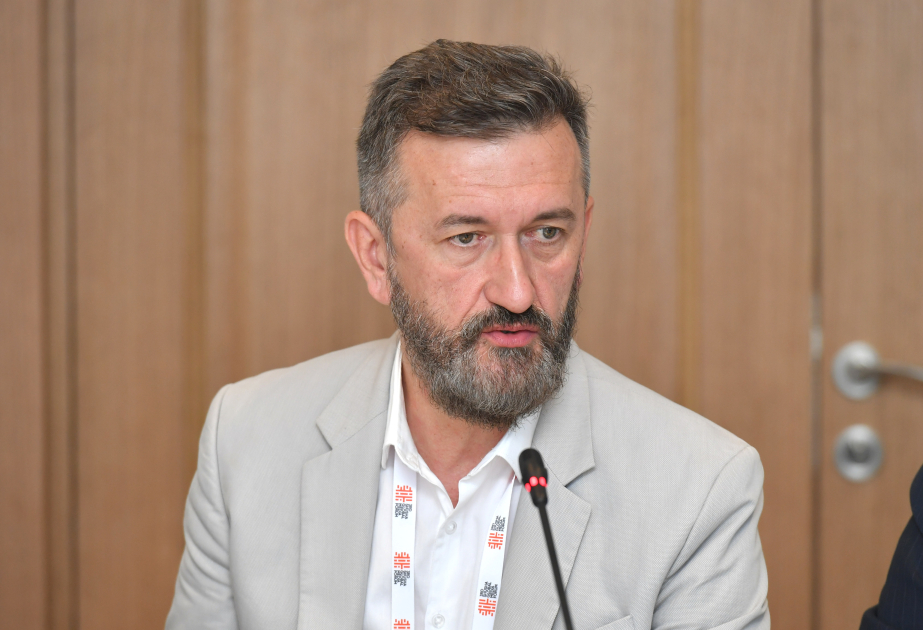 Elmir Huremovic: Les médias crédibles jouent un rôle crucial dans l’établissement de liens de confiance entre les sociétés
