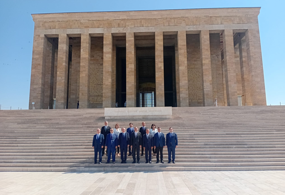 Delegation of Azerbaijani Prosecutor General's Office pays tribute to Atatürk