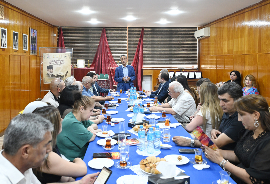 Milli Mətbuatın 150 illiyi münasibətilə teatr sahəsində fərqlənən jurnalistlər mükafatlandırılıb
