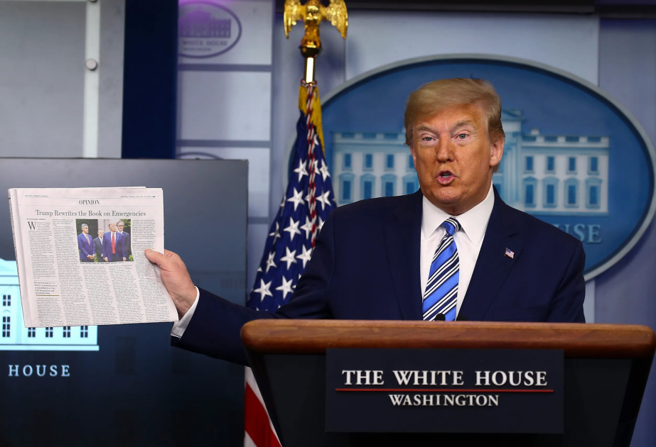 Ağ ev “Wall Street Journal”ı Trampı müşayiət edən media siyahısından çıxarıb
