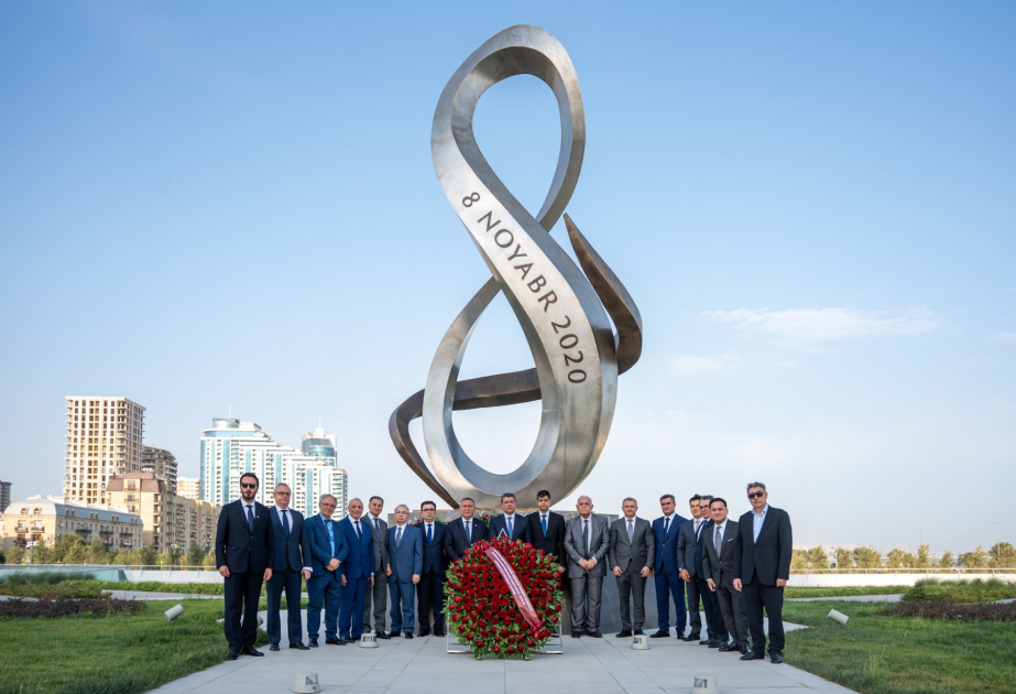 Media representatives visit Alley of Honors, Zardabi’s grave, and Victory Park