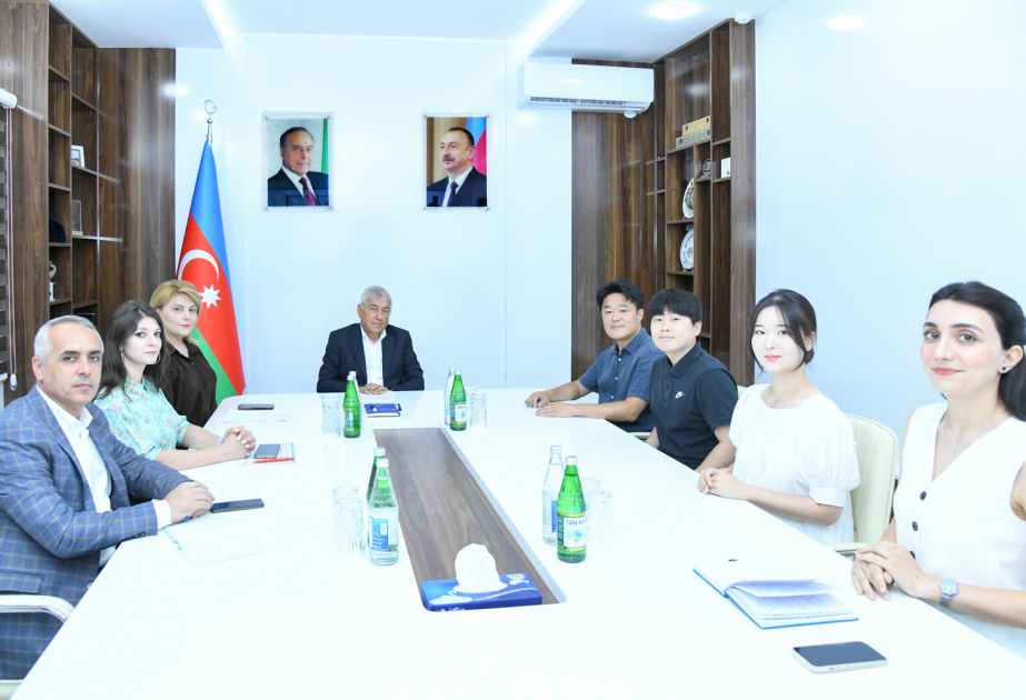 Rektor BMU-da təcrübə keçən koreyalı tələbələrlə görüşüb