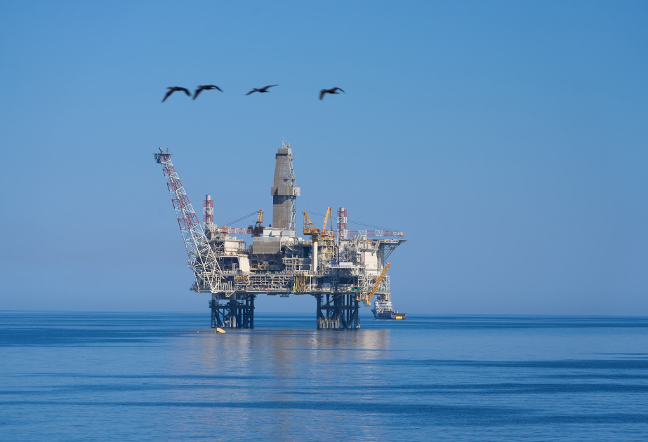 Цена азербайджанской нефти превысила 70 долларов