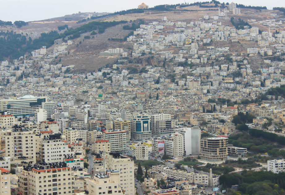 50 Israelis enter Nablus without authorization, sent back by Palestinian authority