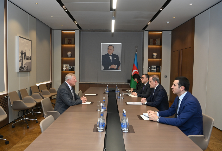 Se debaten las cuestiones actuales de cooperación entre Azerbaiyán y Eslovaquia