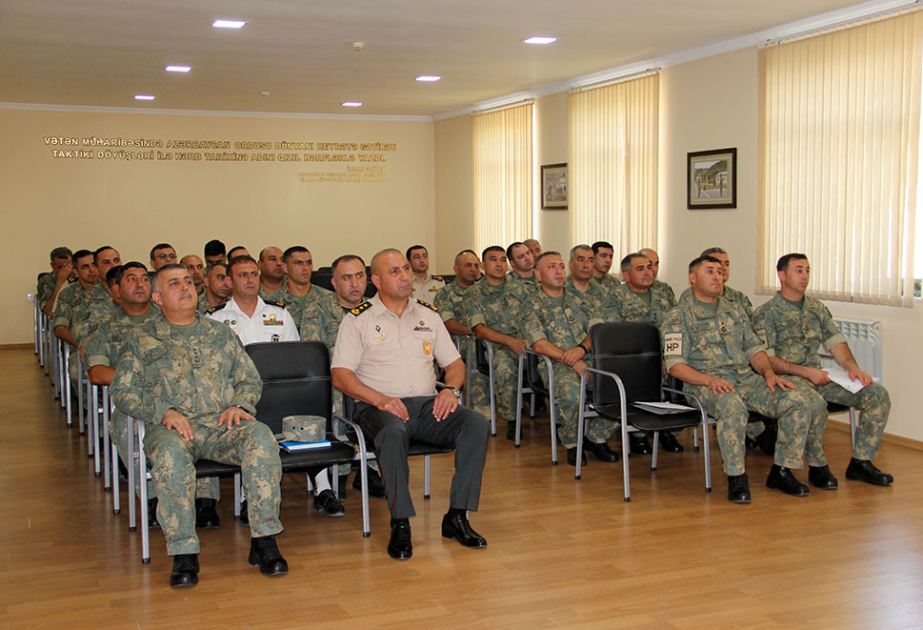 Hərbi Polis İdarəsində qoşun xidmətinin təşkili üzrə seminar keçirilib