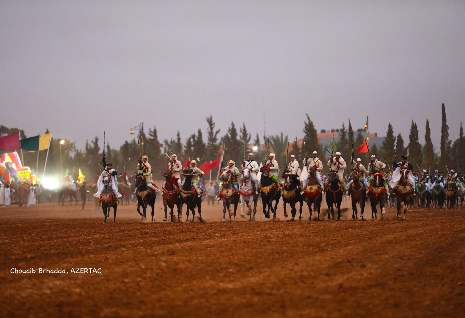 Un reportage photos avec une touche créative reflétant la bonne ambiance de la Semaine du Chameau à Guelmim, dans le sud du Maroc