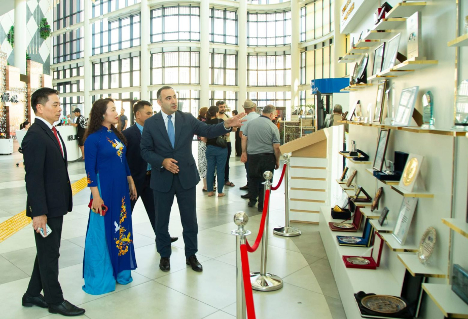 Vietnamese delegation visits “ASAN Khidmet” Center